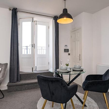 The Croston Balcony Apartment- Morecambe Central Promenade, Beach Front And Sea Views Exterior photo